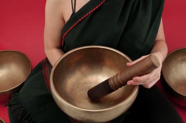 méditer avec un bol tibétain